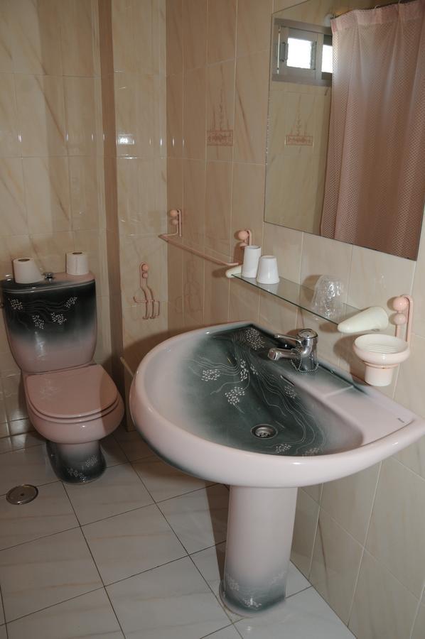 Hostal La Torre II Puente de Domingo Florez Ruang foto